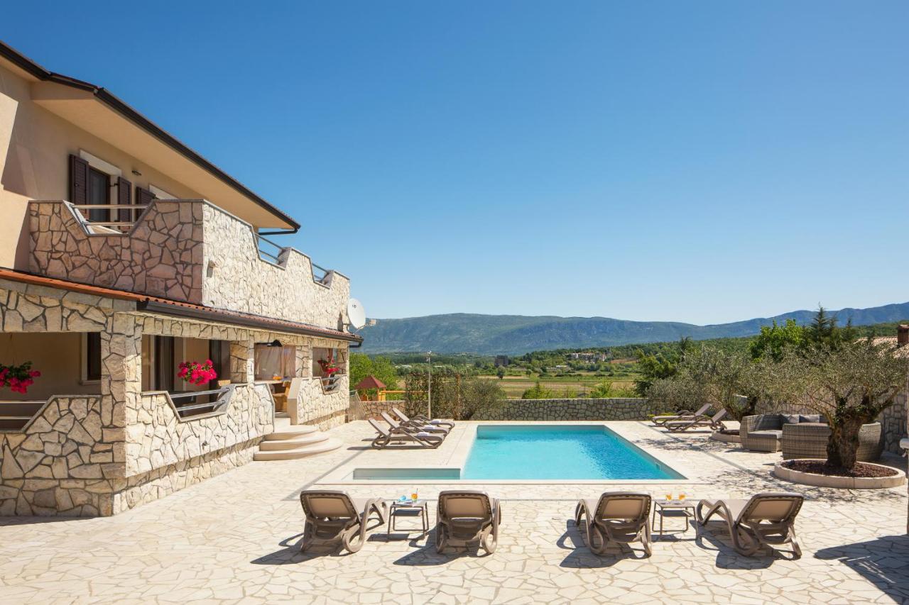 Villa Vesna With Sauna, Hot Tub Potpićan 외부 사진