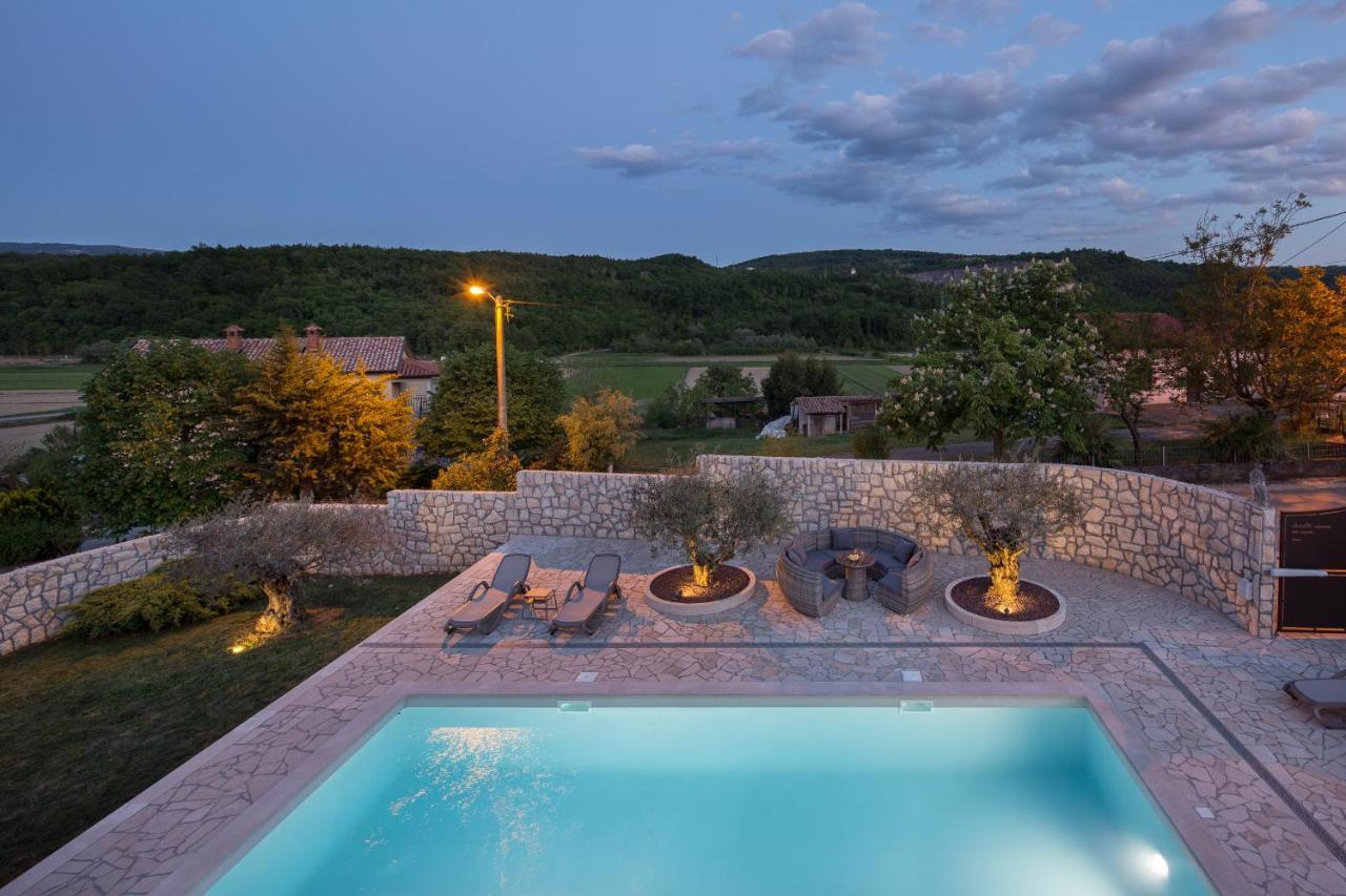 Villa Vesna With Sauna, Hot Tub Potpićan 외부 사진