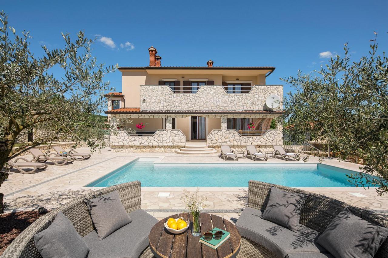 Villa Vesna With Sauna, Hot Tub Potpićan 외부 사진
